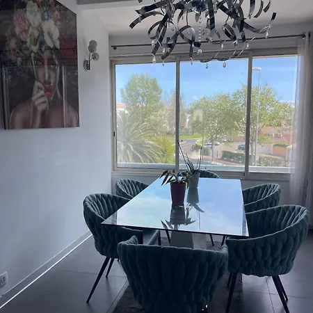 Apartment Modern And Luxurious Two Bedroom