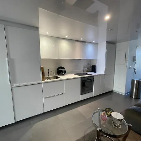 Apartment Modern And Luxurious Two Bedroom *